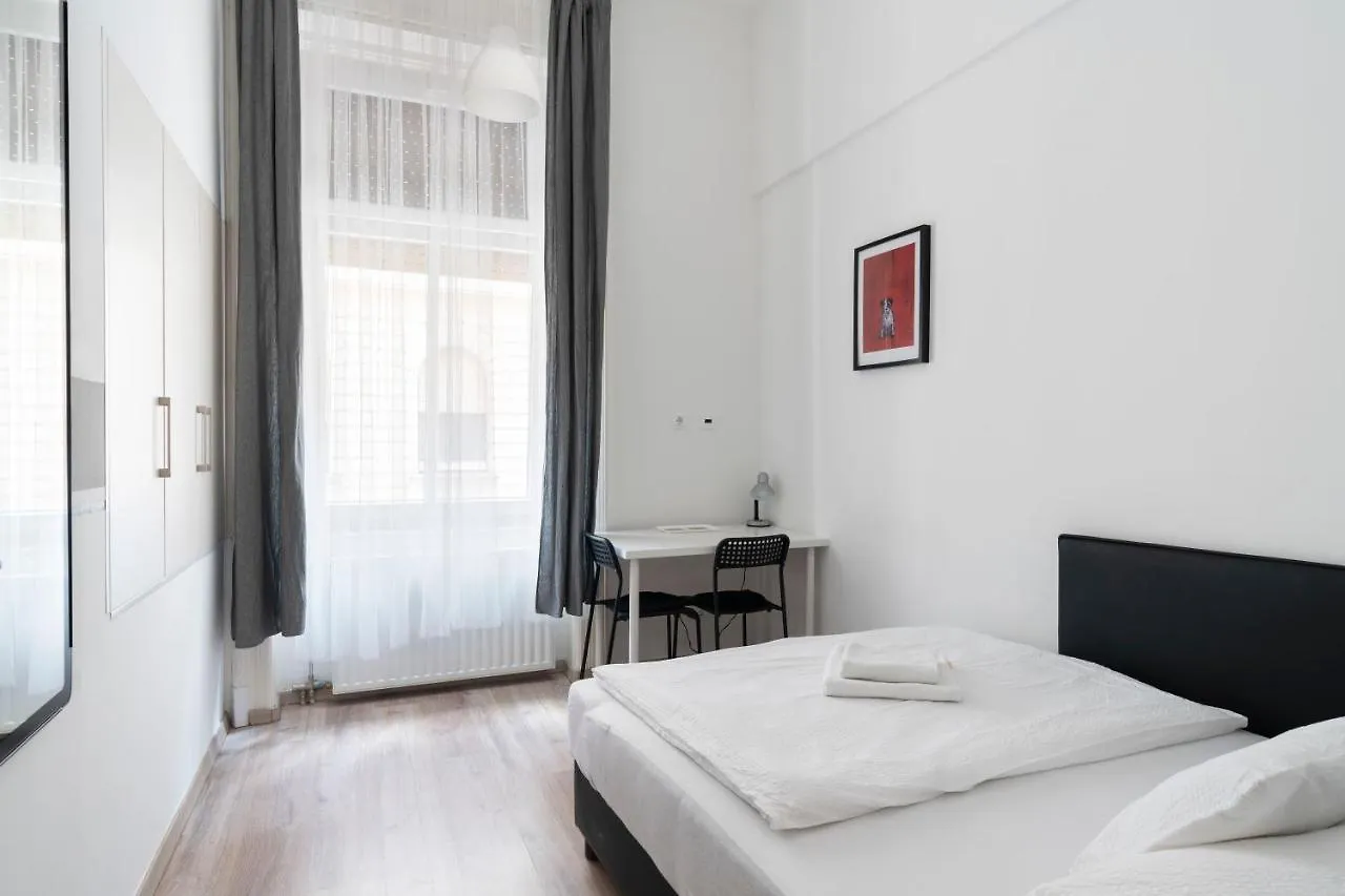 Vajda 15 Hostel Budapest Capsule hotel